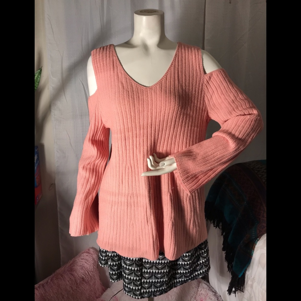 STYLE AND CO,BEAUTIFUL TOP.